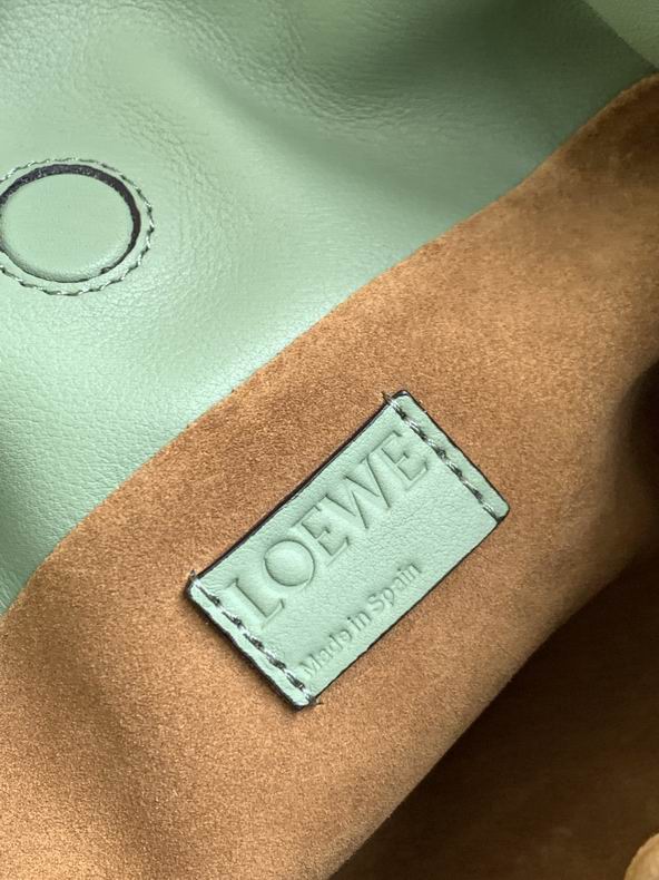 Loewe 10855 23x18x9cm ss28 (7)