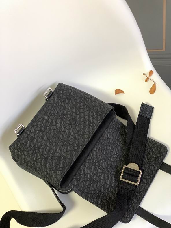 Loewe 11357 24x17.5x11cm ss17 (5)