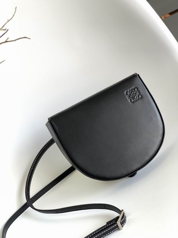 Loewe 17.5x15x4.5cm ss35 (1)