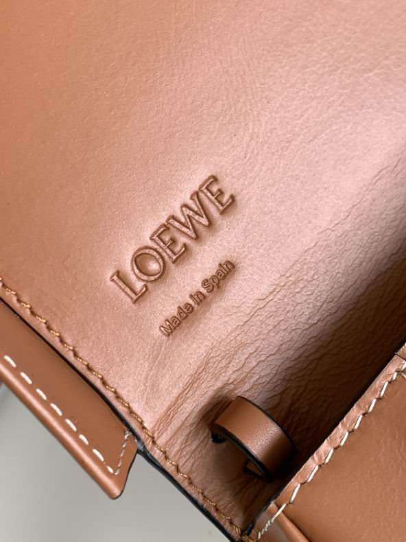 Loewe 17.5x15x4.5cm ss36 (2)