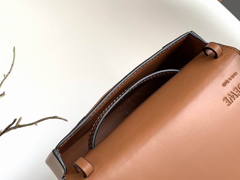 Loewe 17.5x15x4.5cm ss36 (4)