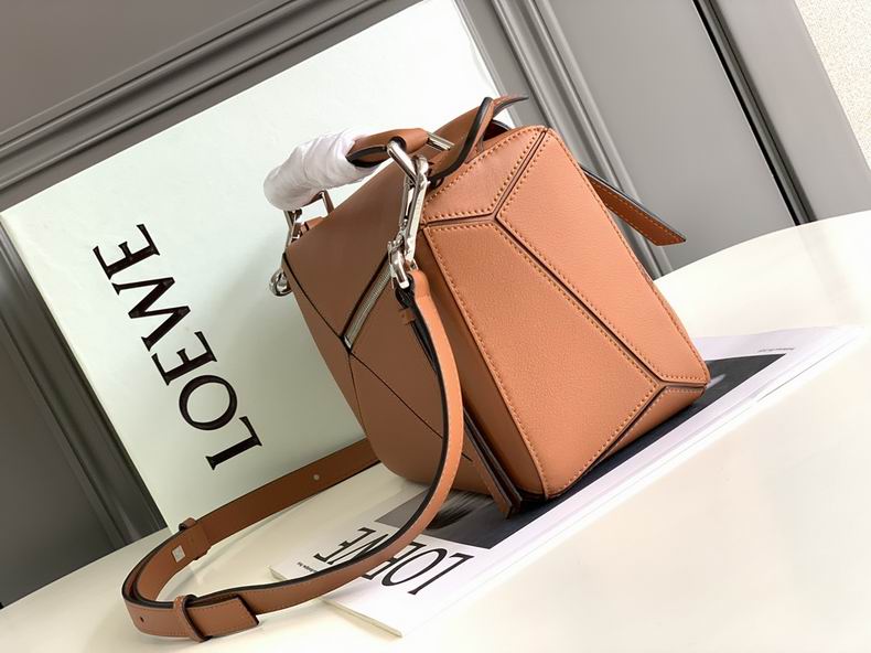 Loewe 261801 24x16.5x10.5cm ss10 (2)