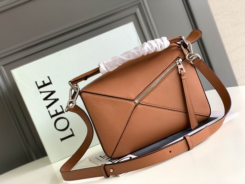 Loewe 261801 24x16.5x10.5cm ss10 (3)