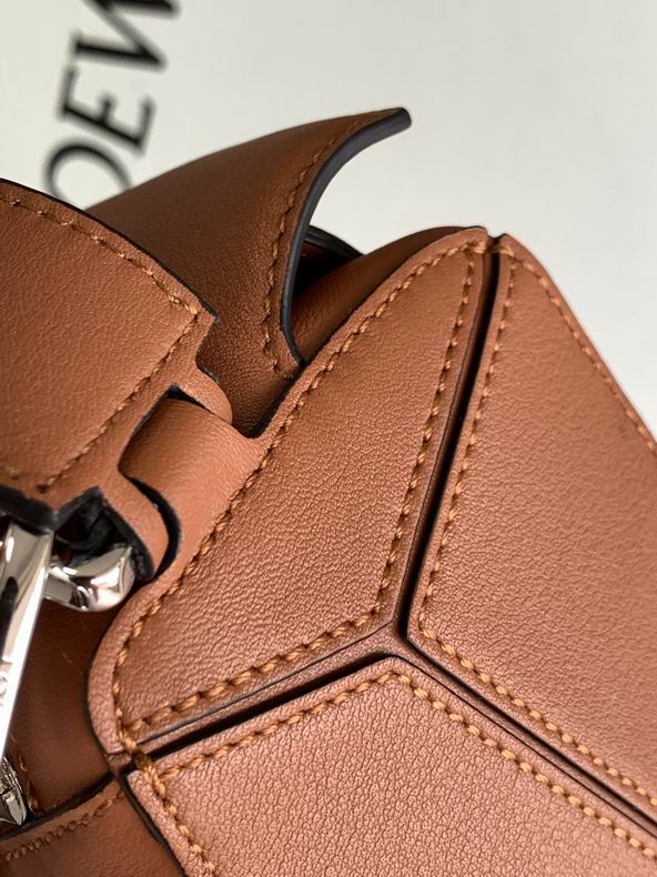 Loewe 261801 24x16.5x10.5cm ss10 (6)