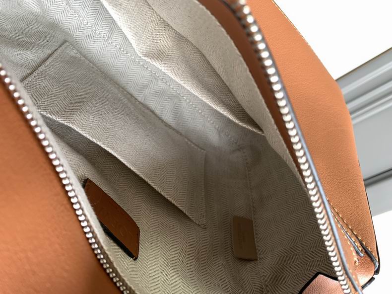 Loewe 261801 24x16.5x10.5cm ss10 (9)