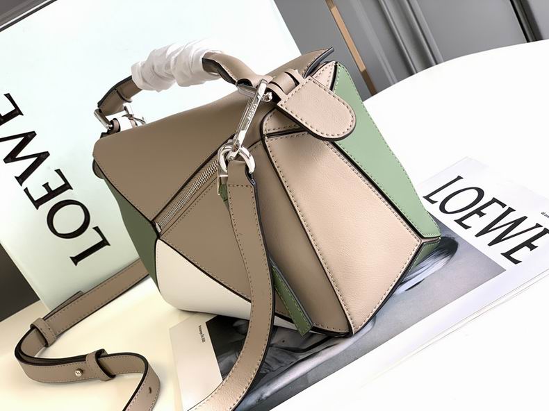 Loewe 261801 24x16.5x10.5cm ss13 (1)