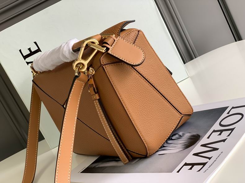 Loewe 261801 24x16.5x10.5cm ss14 (2)