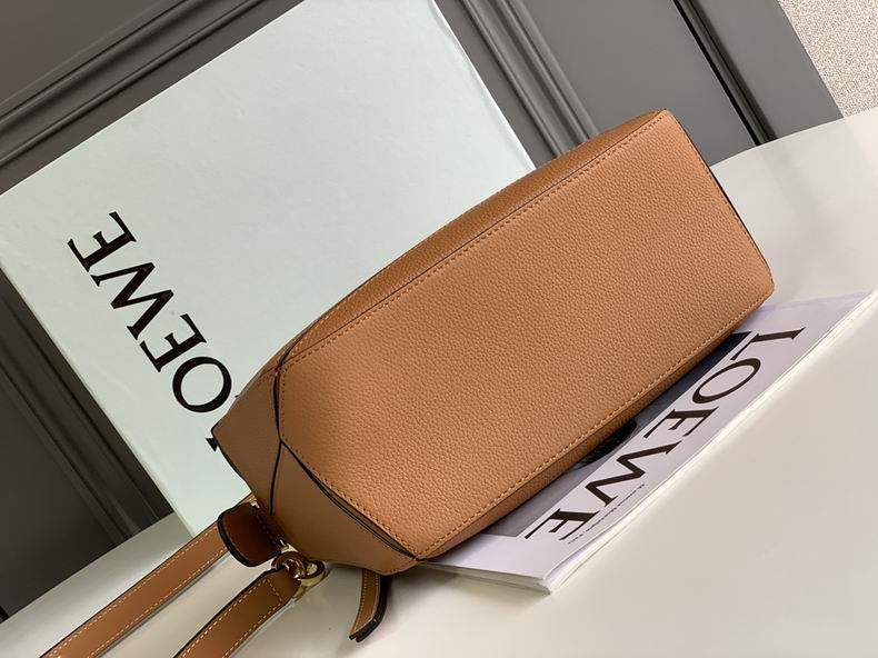 Loewe 261801 24x16.5x10.5cm ss14 (7)