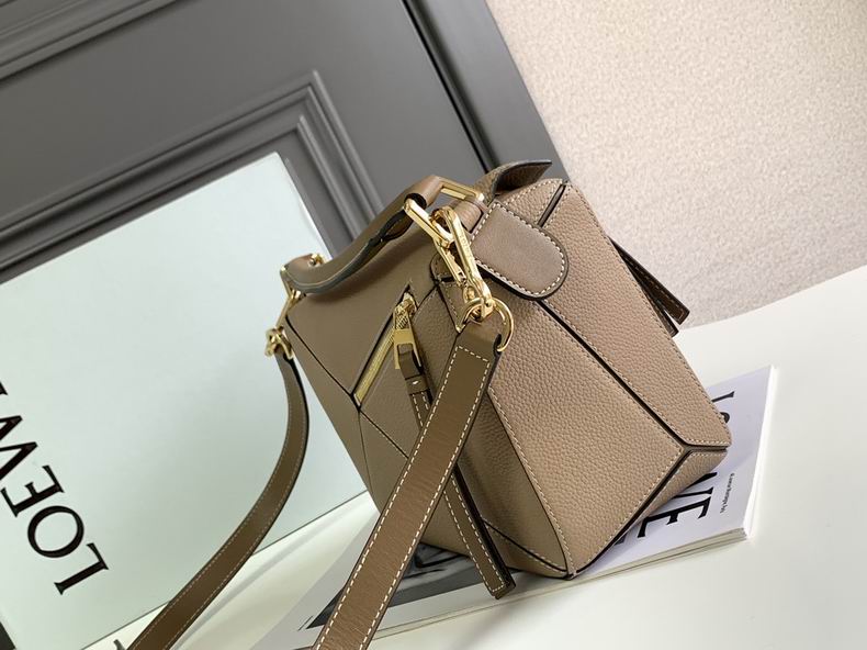 Loewe 261801 24x16.5x10.5cm ss7 (2)