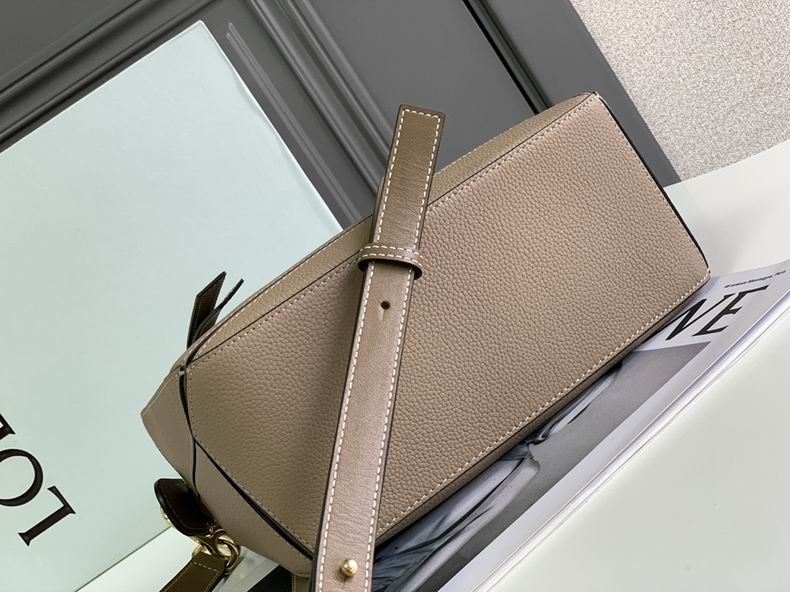 Loewe 261801 24x16.5x10.5cm ss7 (5)