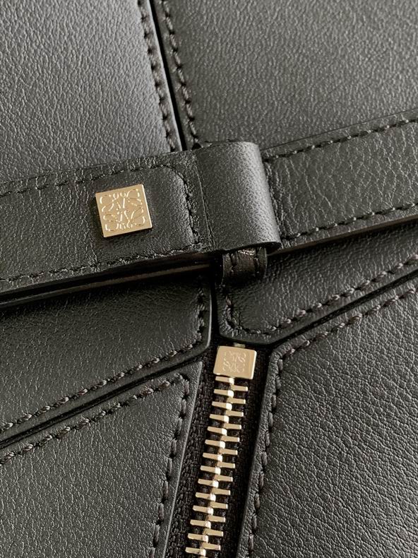 Loewe 261801 24x16.5x10.5cm ss8 (5)