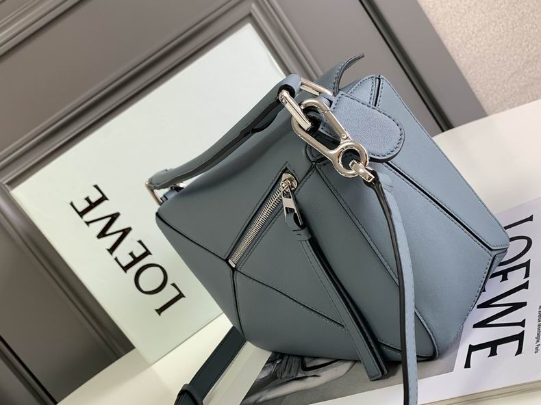 Loewe 261801 24x16.5x10.5cm ss9 (2)