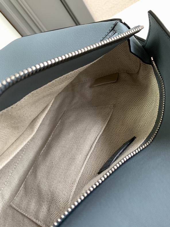 Loewe 261801 24x16.5x10.5cm ss9 (8)