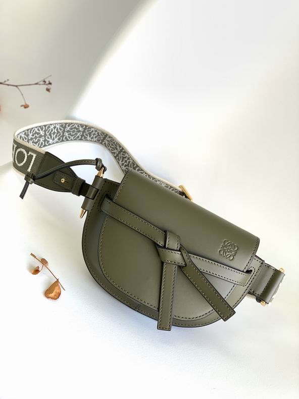 Loewe 61824 15x12.5x9cm ss21 (9)