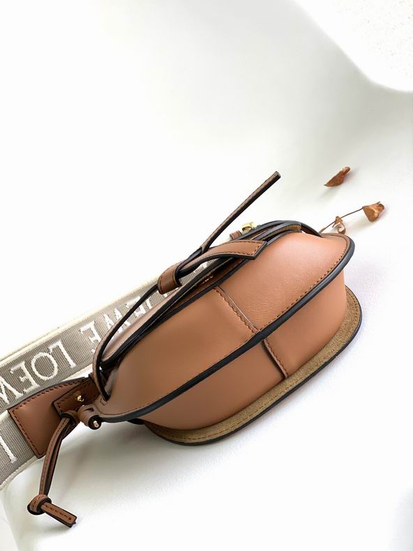 Loewe 61824 15x12.5x9cm ss22 (7)