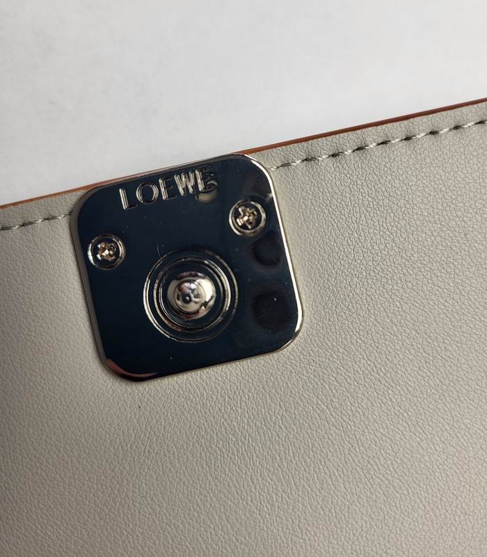 Loewe L1104 12x9.5x3cm zy (17)