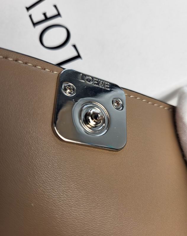 Loewe L1104 12x9.5x3cm zy (23)