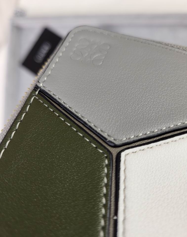 Loewe L1107 12.5x7.5x1.5cm zy (24)