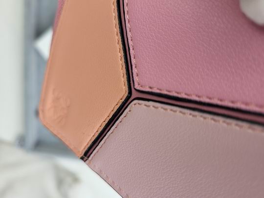 Loewe L1107 12.5x7.5x1.5cm zy (40)