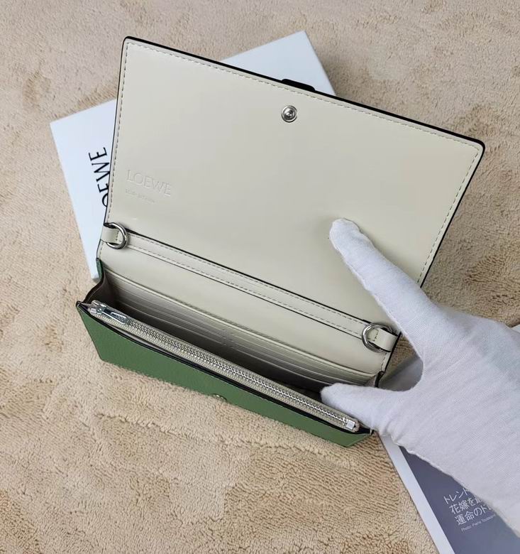 Loewe L1114 19.5x10.5x4.5cm zy (25)