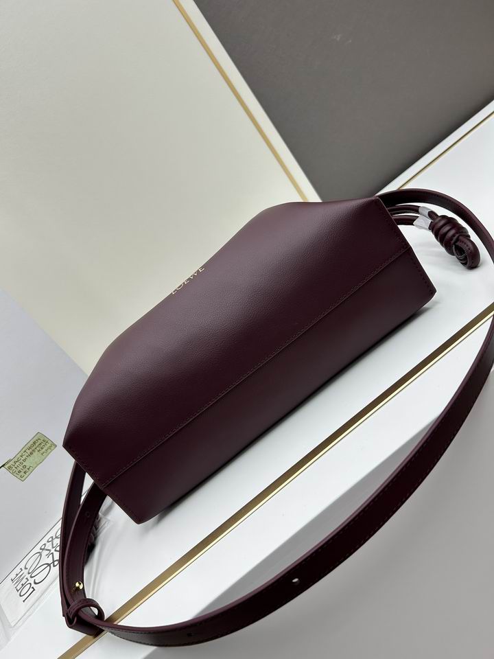 Loewe S062 30x24.5x10.5cm jj_3