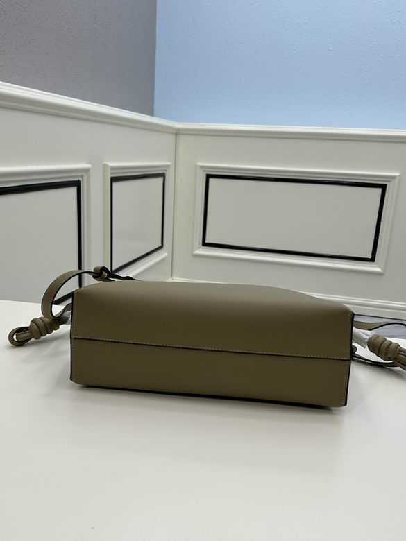 Loewe S062 30x24.5x10.5cm ww (11)