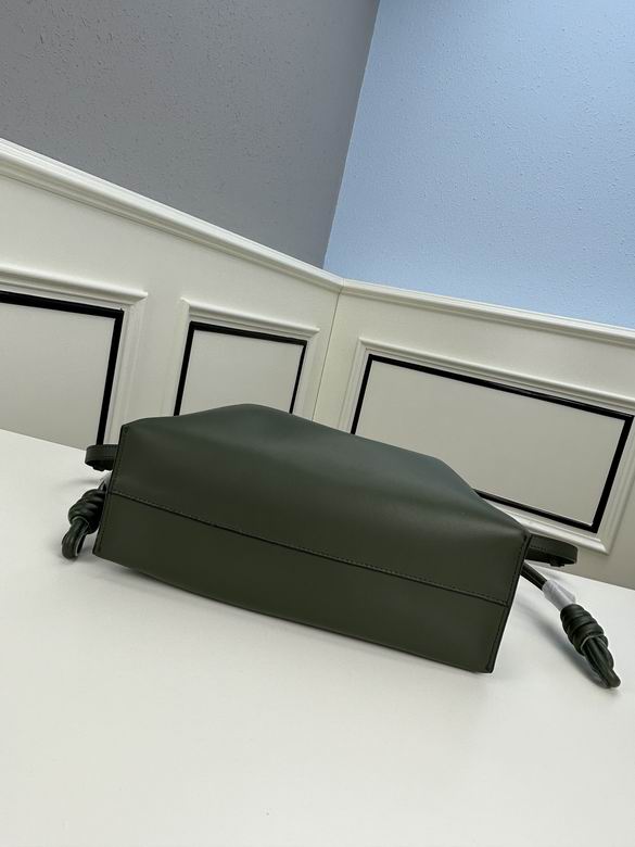 Loewe S062 30x24.5x10.5cm ww (21)