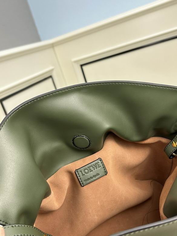 Loewe S062 30x24.5x10.5cm ww (24)