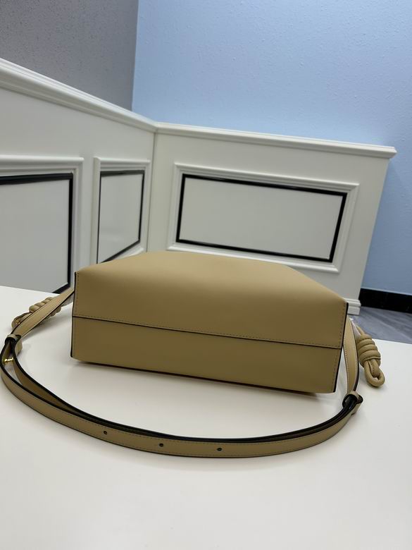 Loewe S062 30x24.5x10.5cm ww (5)