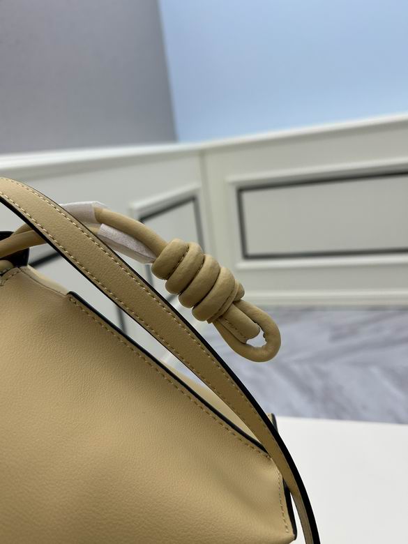 Loewe S062 30x24.5x10.5cm ww (6)