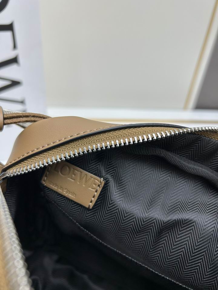 Loewe S11388 24.5x18x10.5cm jj4_8