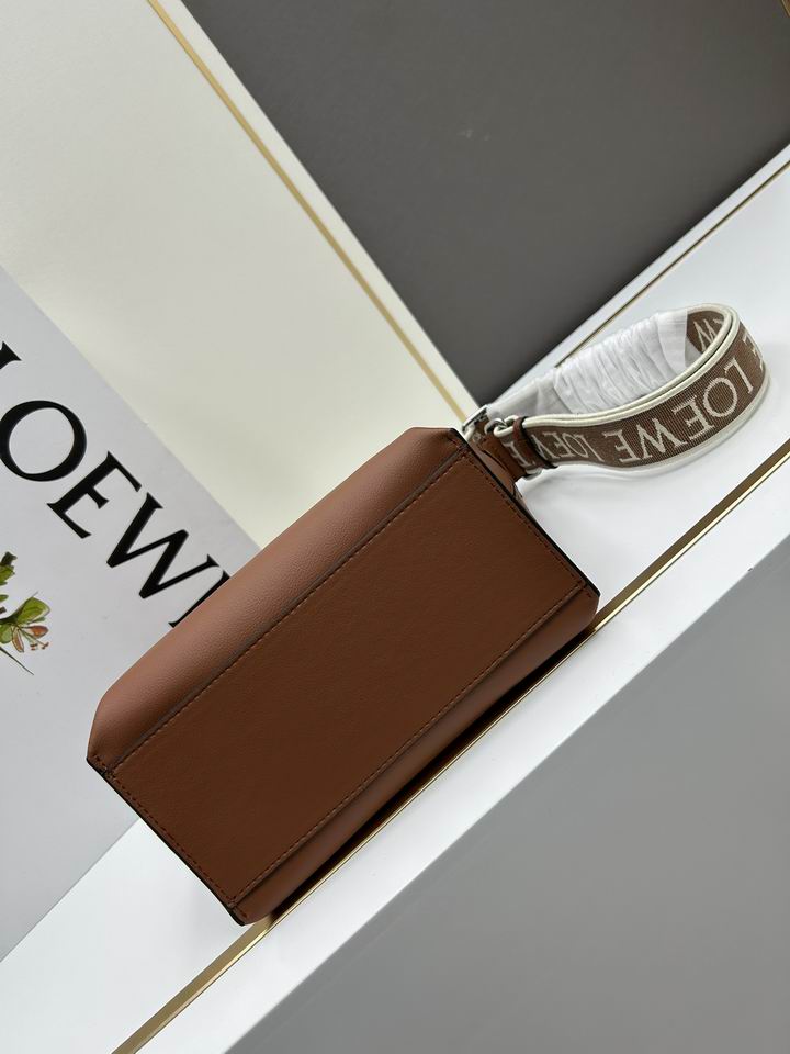 Loewe S230731 29.5x10.5x22cm jj1_3