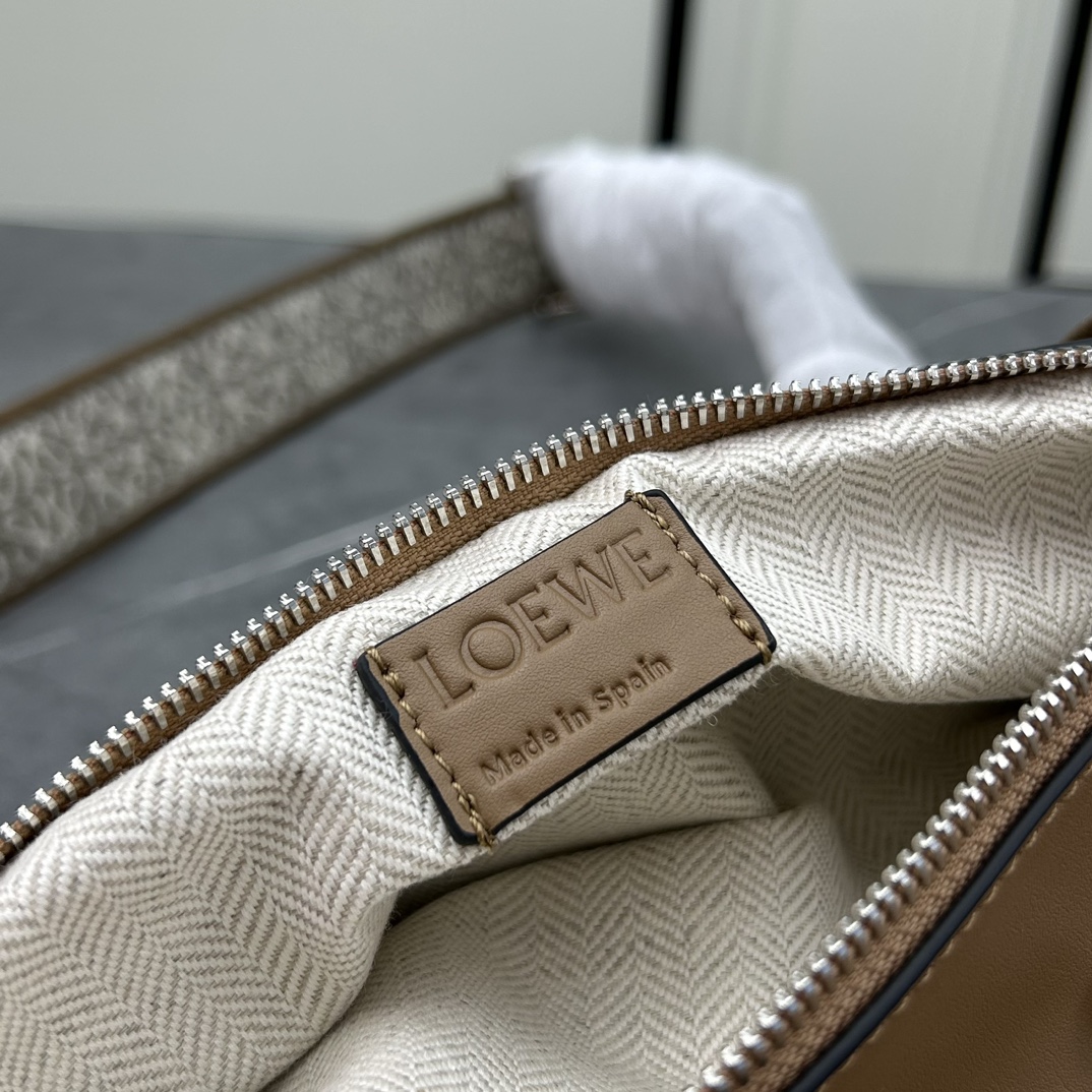 Loewe S327 34x17.5x13cm ww (36)