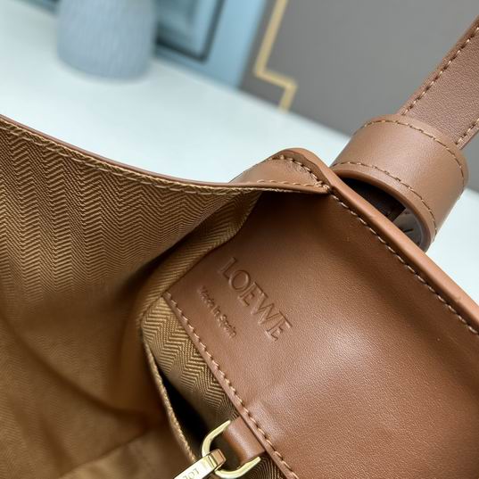 Loewe S33A 20.8x19.5x14.4cm ww (31)