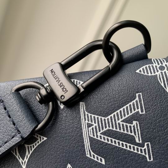 M81570 30x21.5x1cm gf1_6