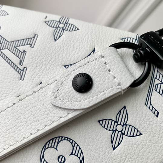 M81570 30x21.5x1cm gf2_5