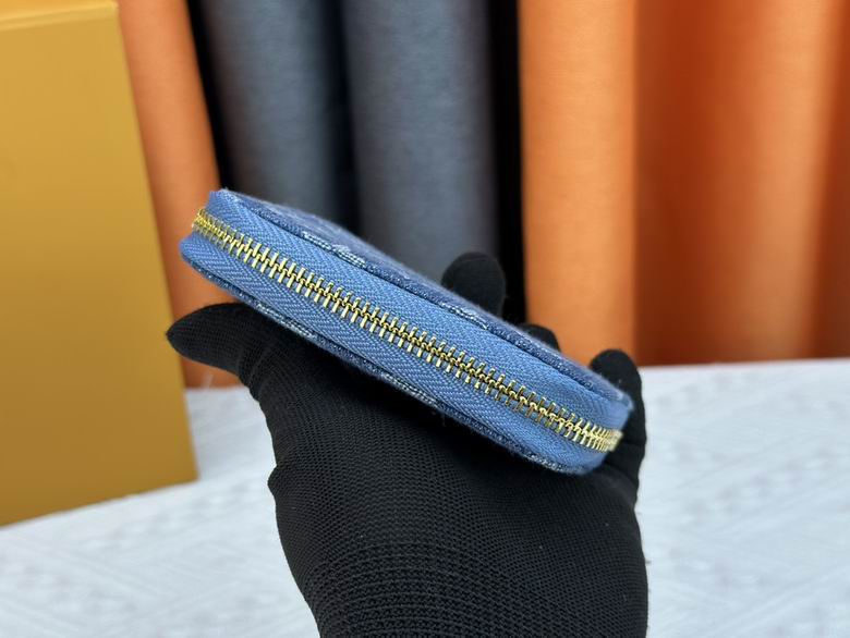 M82957 11X8.5X2cm XM 4