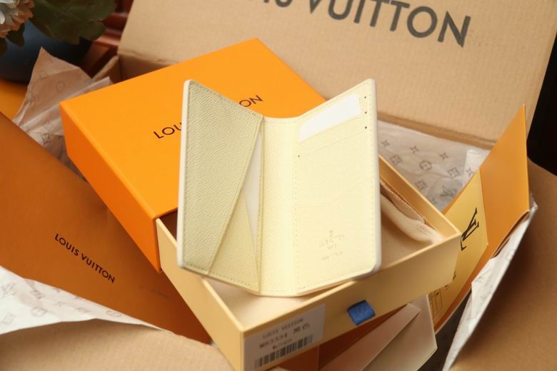 M83336 7.5X11.1X1cm XM 7