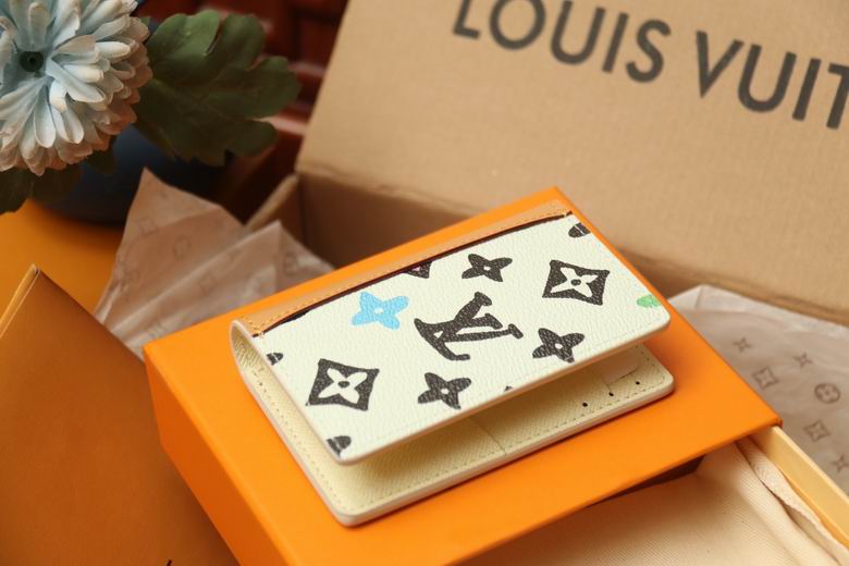 M83336 7.5X11.1X1cm XM 8