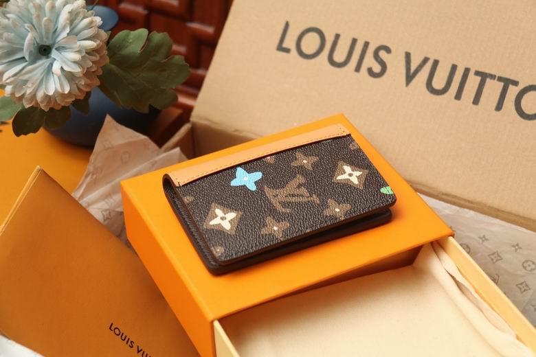 M83337 7.5X11.1X1cm XM 7