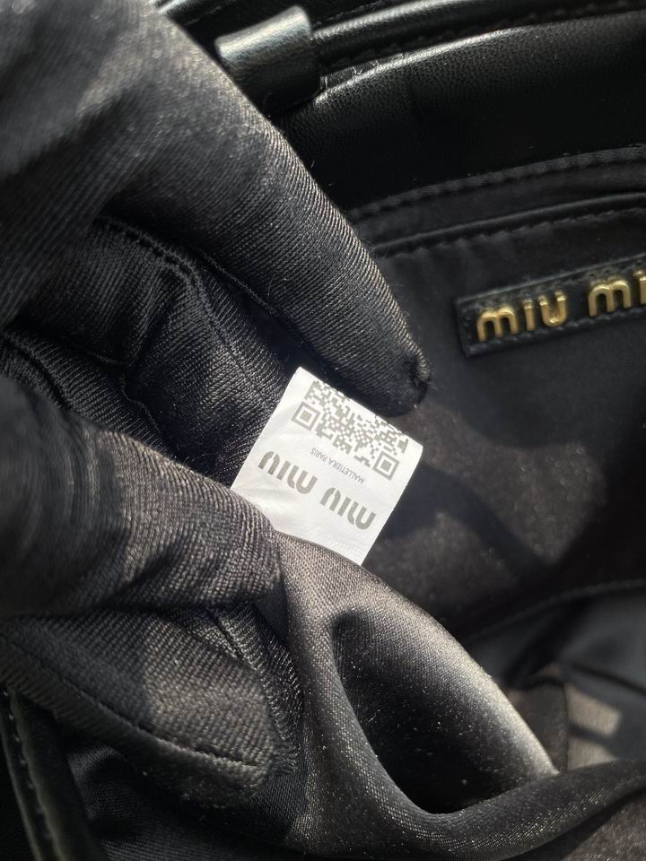 Miumiu 616021 17x15x10cm zy_10