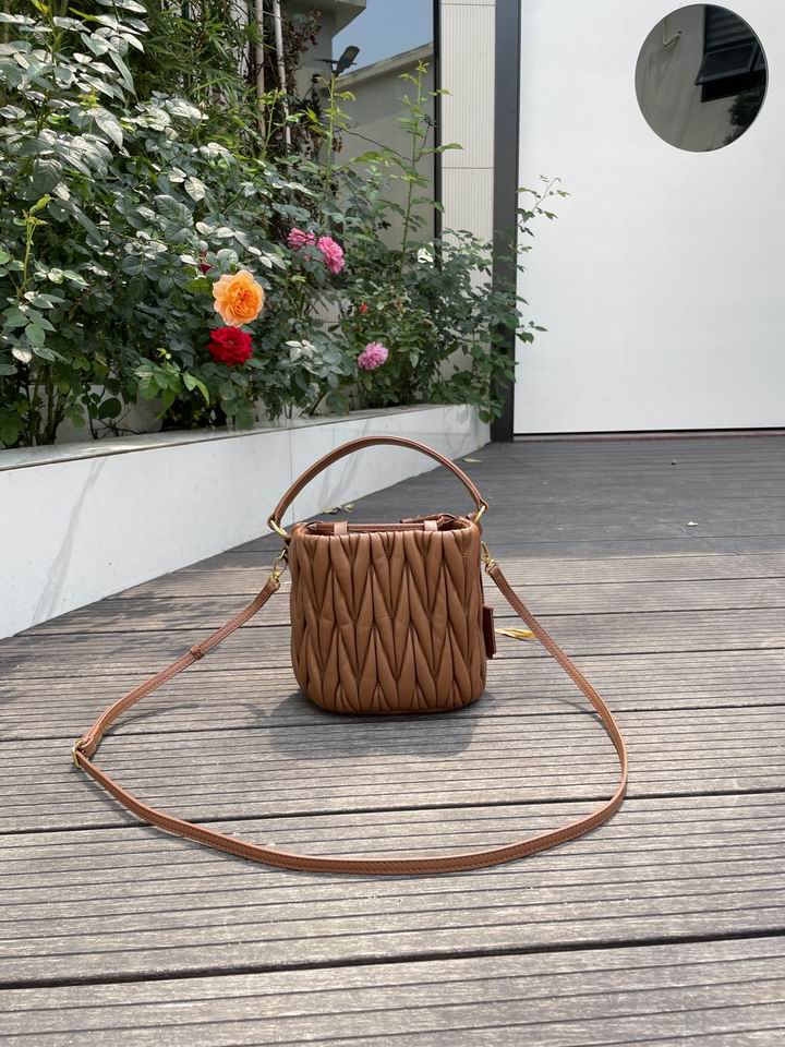 Miumiu 616021 17x15x10cm zy1_2