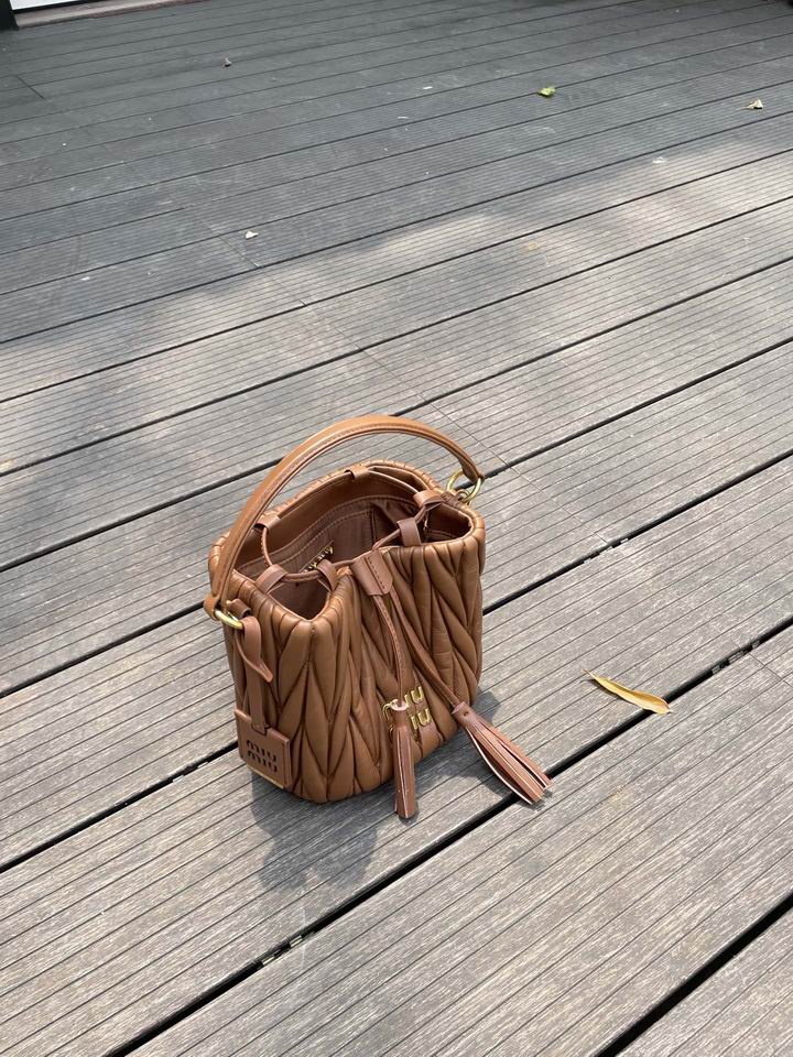 Miumiu 616021 17x15x10cm zy1_8