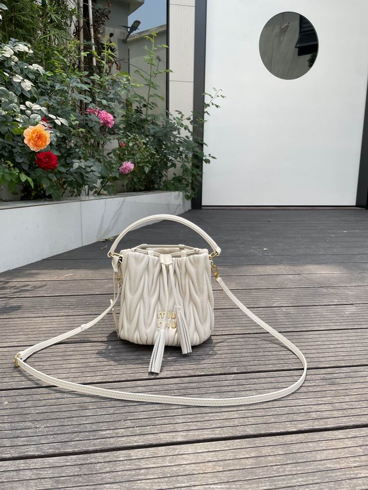 Miumiu 616021 17x15x10cm zy3_1