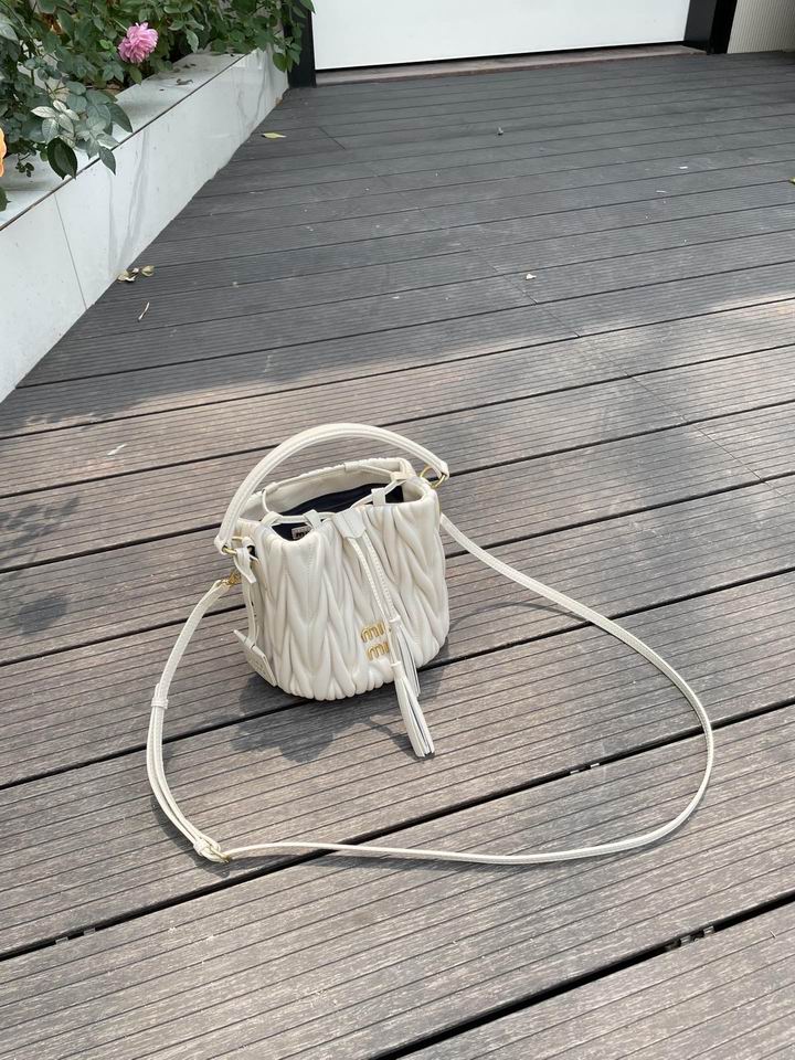 Miumiu 616021 17x15x10cm zy3_2