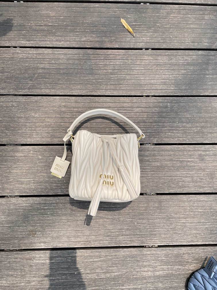 Miumiu 616021 17x15x10cm zy3_4