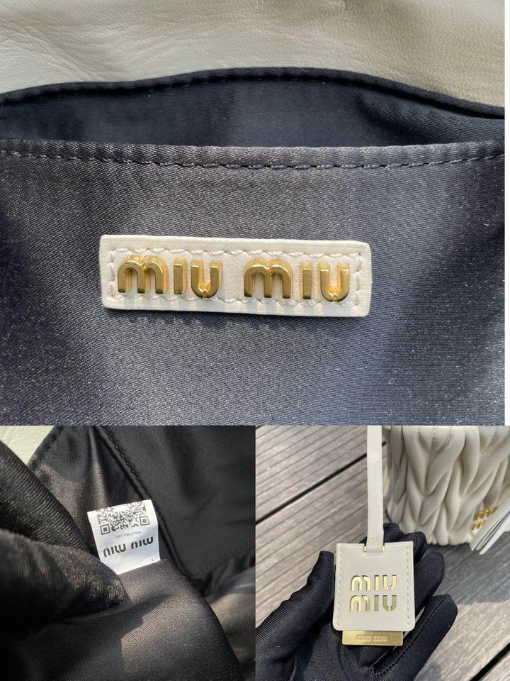 Miumiu 616021 17x15x10cm zy3_9