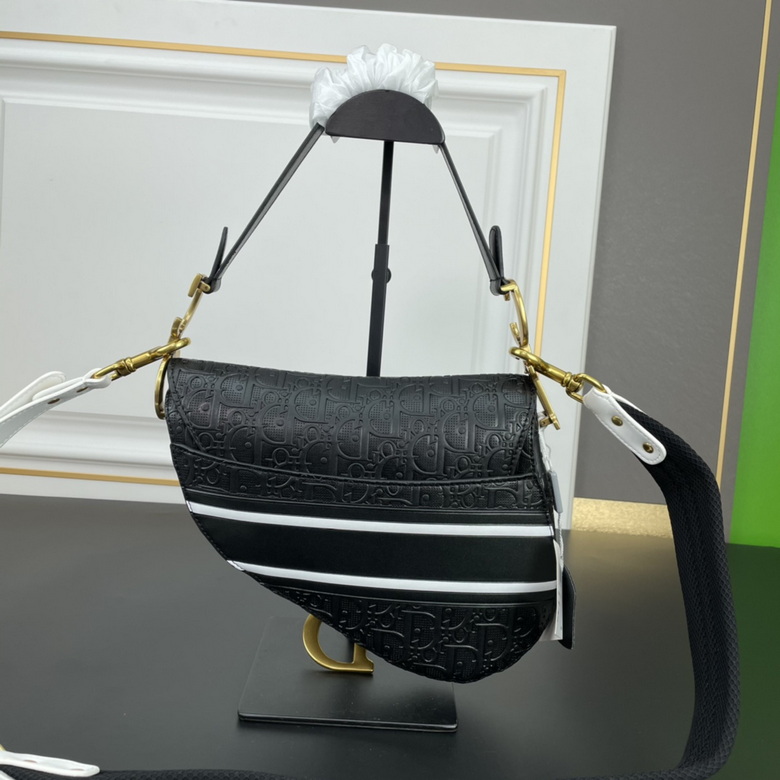 Oblique Saddle 0452 25cm YW (10)