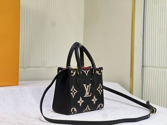 OnTheGo M46993 18x15x8.5cm ss1_3