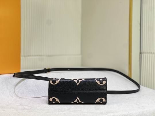 OnTheGo M46993 18x15x8.5cm ss1_5